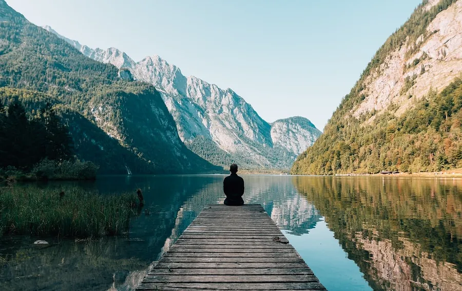 mindset-meditating-mountain-lake